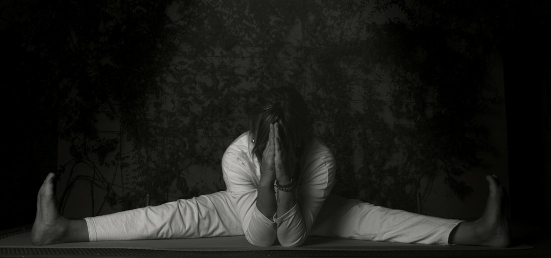 Cómo el yoga ayuda con la ansiedad, la ira y la tristeza: Un camino hacia el bienestar emocional