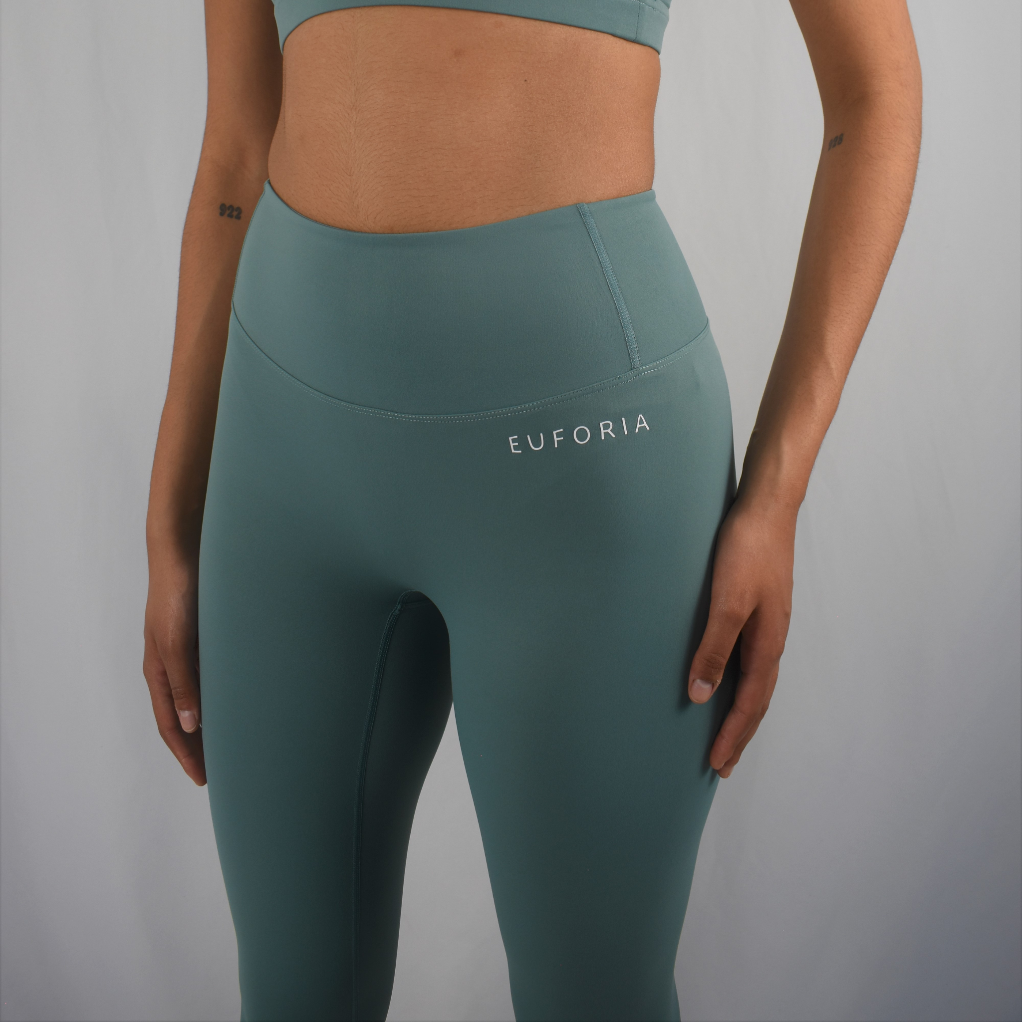 euforia yoga legging front name