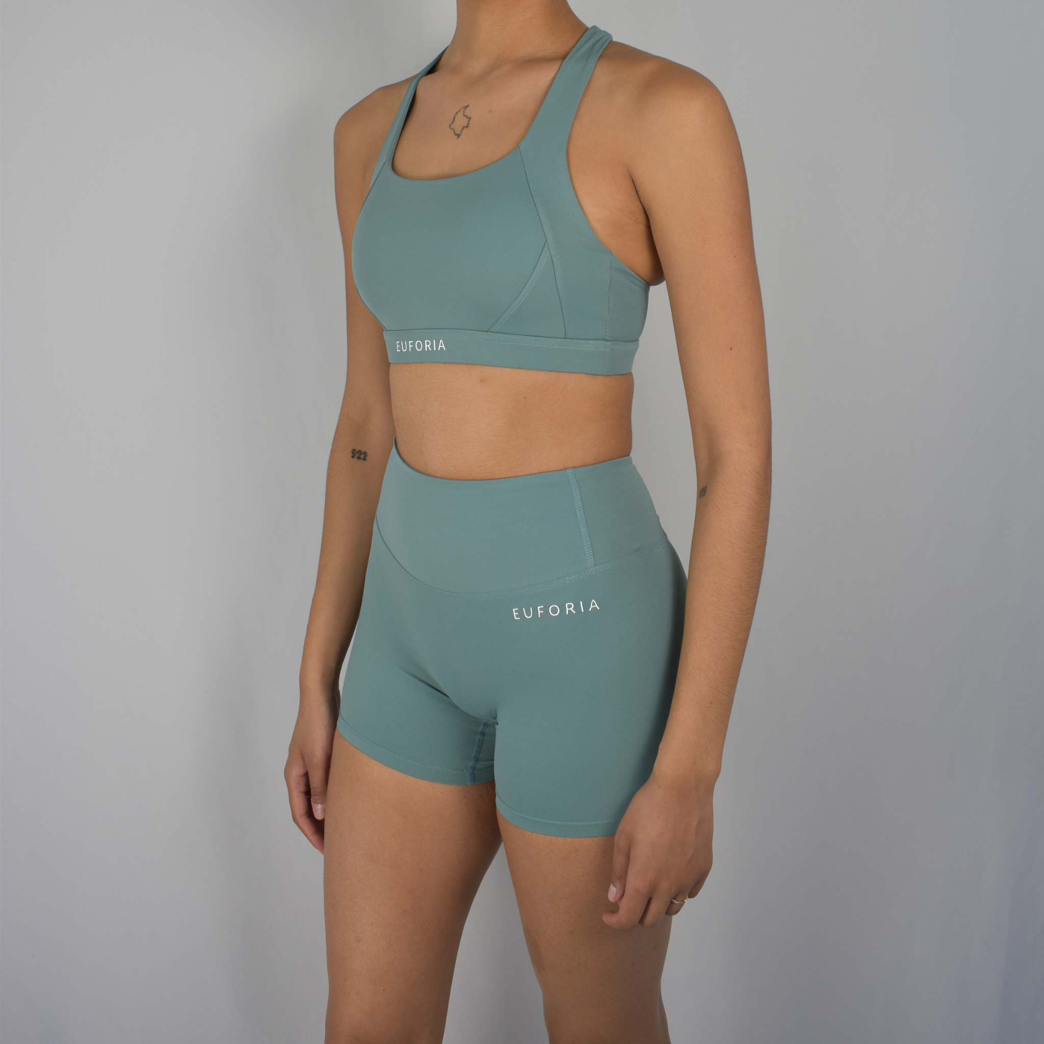 euforia yoga shorts completos foto cuerpo